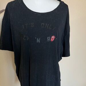 Torrid it’s only rock and roll kiss  Black Graphic Tee